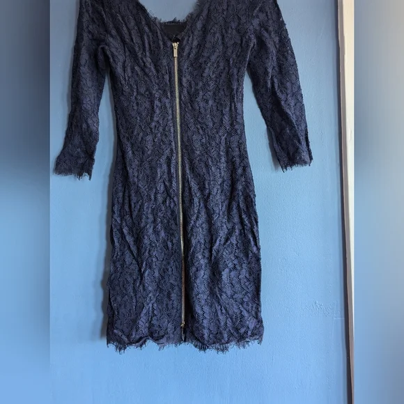 Diane von Furstenberg Size 2 Navy Blue Zarita Lace Lined Dress - Picture 6 of 8